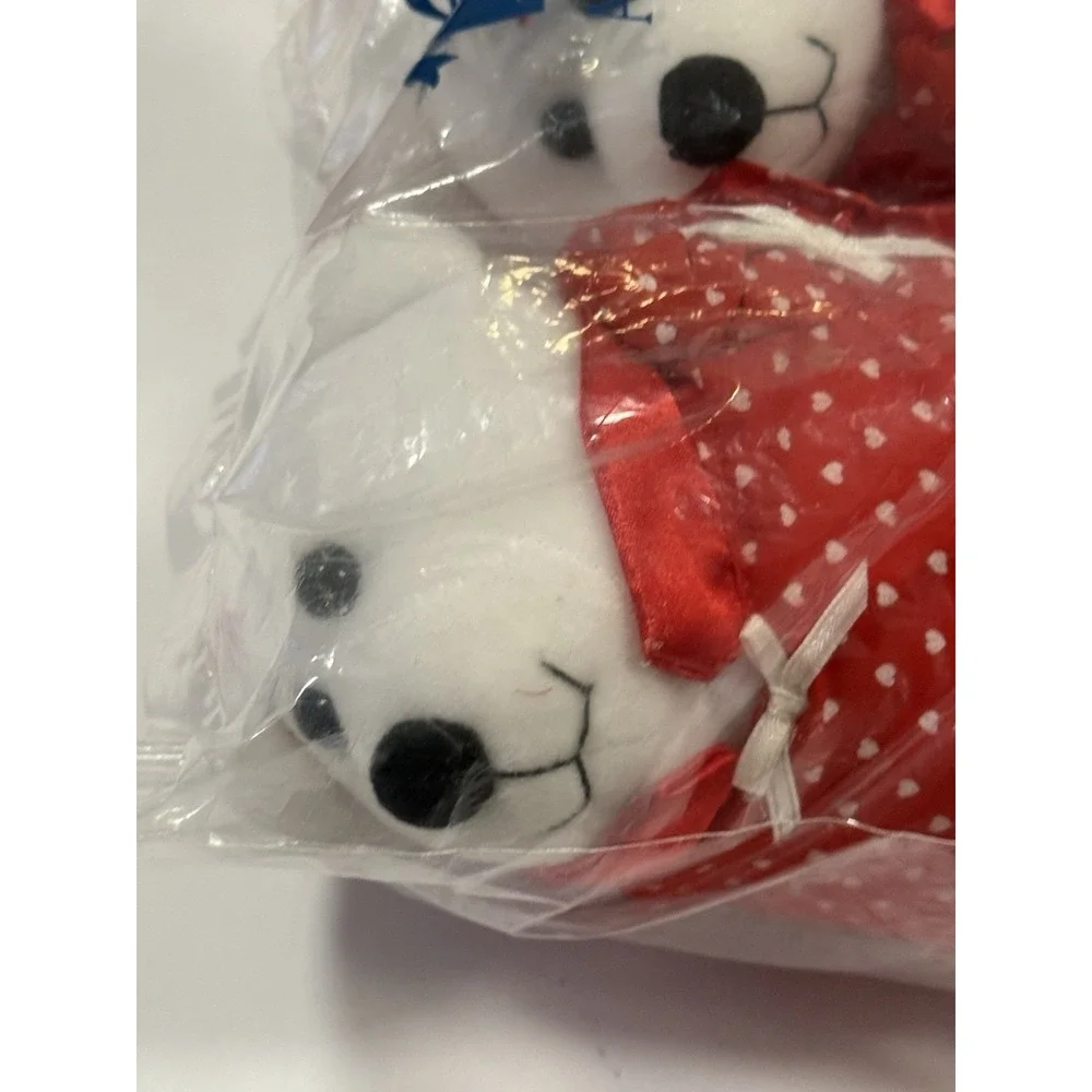 Avon Gift Collection Kiss Me Cubs New In Package Valentine's Love Plush Bear Set